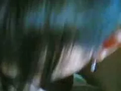 Dans film lesbien amateur une robe rouge, Elena Berkova est d'accord avec deux beaux hommes.