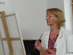 Elle a poussé son pantalon lesbienne porno hub à son petit ami et lui a déchiré l'anus.