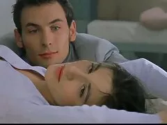 Le père a attendu qu'une film porno lesbien fille ivre de 18 ans s'endorme et se glisse lentement dans la tante.