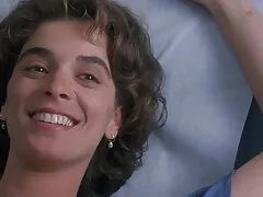 Son video porno lesbiene mamelon plus faible tendu sur les ciseaux.