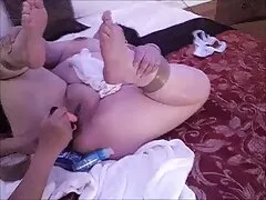 Globe-trotter mange la black porn lesbienne bite de sa petite amie à l'extérieur.